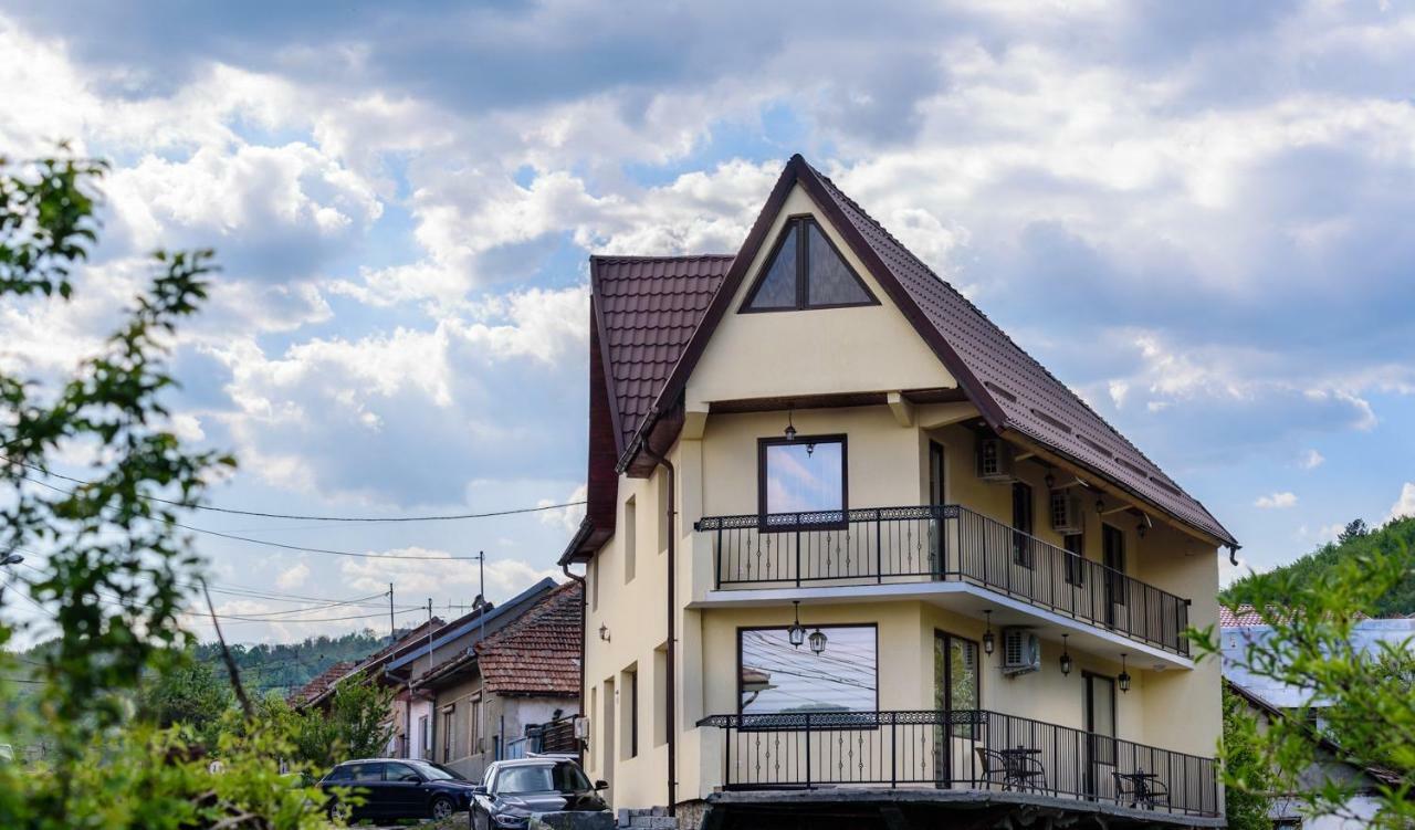 Ferienwohnung Casa Sky Orşova Exterior foto