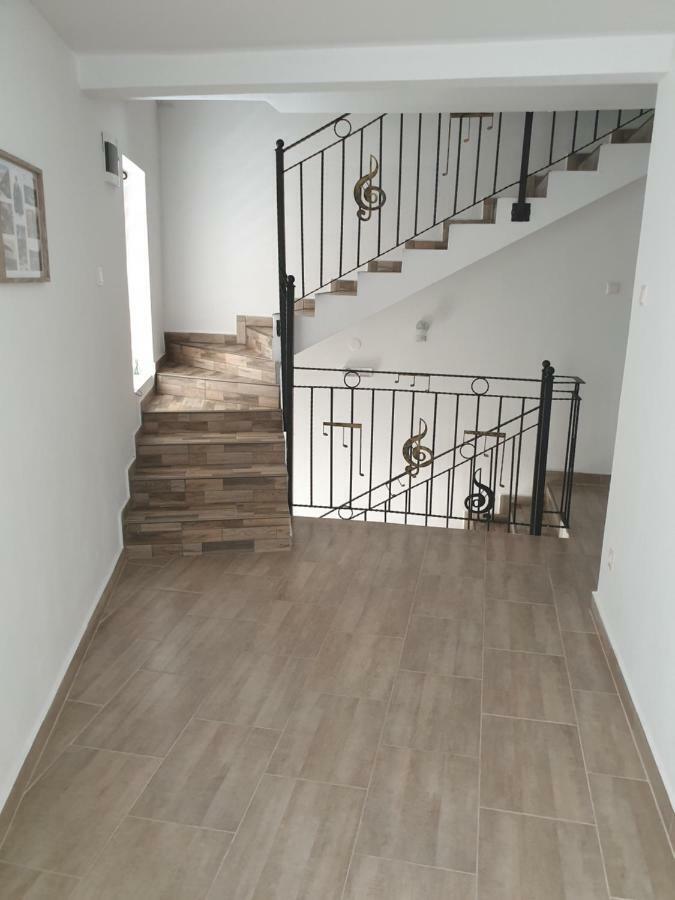 Ferienwohnung Casa Sky Orşova Exterior foto